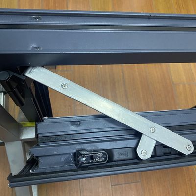 윙-카세먼트 스타일과 알루미늄 합금 프레임 유리섬유 망과 함께 빌라 유리 창문