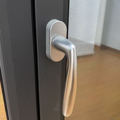 현대적인 디자인과 알루미늄 프랑스 창문과 함께 세 개의 유리 판문점 집 창문